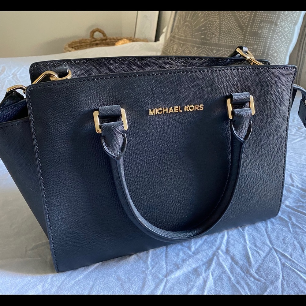 Black Michael Kors Selma Crossbody Bag